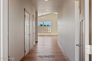 1232PickeralAve-3