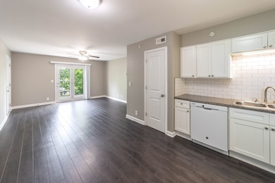 311 Hawkins Rd unit B8, Clarksville, TN 37040 - photo 5