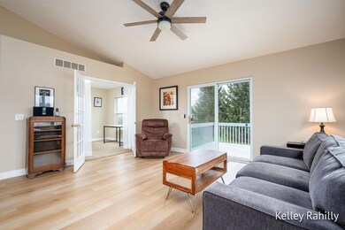 2502 Lawncrest Dr NE, Grand Rapids, MI 49505 - photo 4