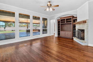 1007 Bentwater Pkwy, Granbury, TX 76049 - photo 4