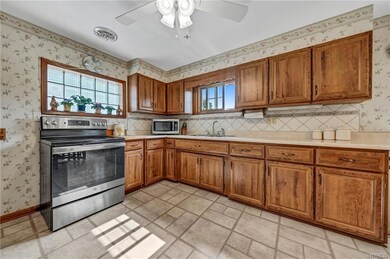 6194 Campbell Blvd, Lockport, NY 14094 - photo 7