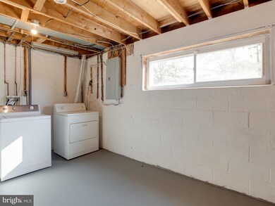 11569 Laurelwalk Dr, Laurel, MD 20708 - photo 7