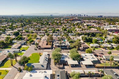 20231013_908-E-Claremont_14