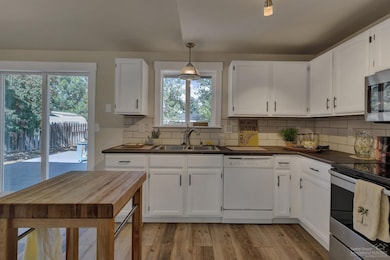 1646 SW 34th St, Redmond, OR 97756 - photo 6