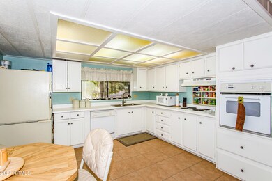 05 Kitchen