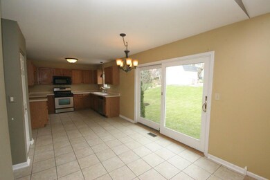 3318 Walnut Ln, McHenry, IL 60051 - photo 3