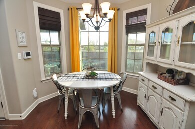 Breakfast Area w/Bay Window