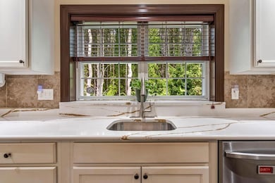 4 Dresser Rd, Scarborough, ME 04074 - photo 6