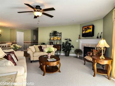 1 Gray Coach W unit 123, Cranston, RI 02921 - photo 2