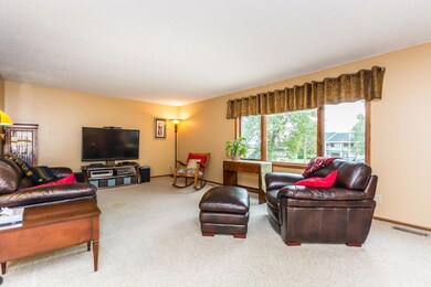 1701 Widman Ln Crookston MN-large-002-5-