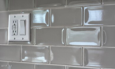 13833-Vicki Brewer-Dining-Kitchen-Back-s