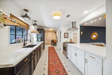 1019 W 31st St, Houston, TX 77018 - photo 6