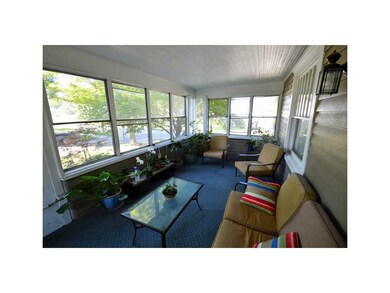 3-Seasons Porch/Room.