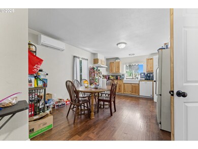 55 W 6th St, Coquille, OR 97423 - photo 6