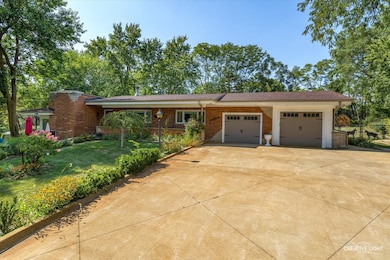 1002 Bruce Dr, Elgin, IL 60120 - photo 3