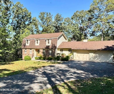 1230 Stonewall Jackson Dr, Dandridge, TN 37725 - photo 2