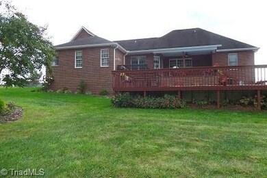 362 Mountain Shadows Dr, Purlear, NC 28665 - photo 6