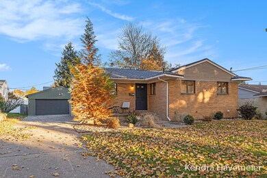 1666 Carlton Ave NE, Grand Rapids, MI 49505 - photo 2