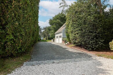 81 Ashurst Ave, Middletown, RI 02842 - photo 3