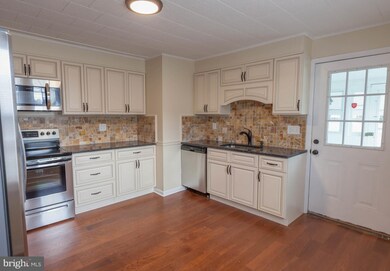 788 Cleveland Ave, Chambersburg, PA 17201 - photo 4