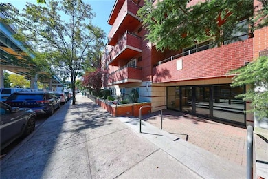 9718 Ft Hamilton Pkwy unit 4J, Brooklyn, NY 11209 - photo 3