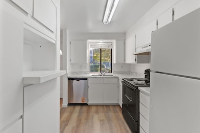 1004 SE Camelot Dr, Grants Pass, OR 97526 - photo 5