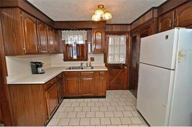 6 Taylor St, Milford, MA 01757 - photo 4