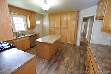 217 N Mission Ave, Tahlequah, OK 74464 - photo 7