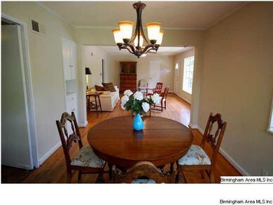 Similar shot as before, but with furnishings. Kitc