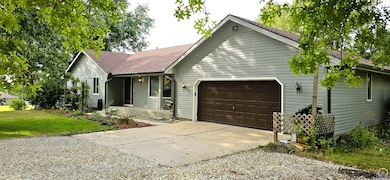 346 NE 62nd St, Topeka, KS 66617 - photo 2