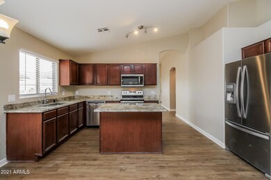 004-photo-kitchen-10064497