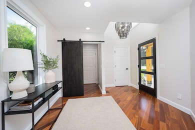 18-web-or-mls-3216 S three 018