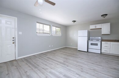6910 Weston St unit 2, Houston, TX 77021 - photo 2