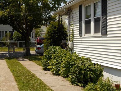 112 Prudence Ave, Providence, RI 02909 - photo 2