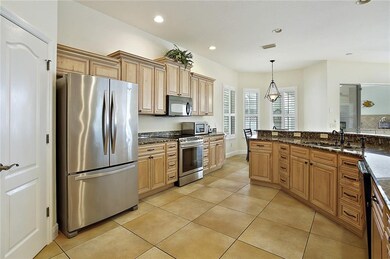 Gourmet kitchen w/ GRANITE countertops, HIGH-END s