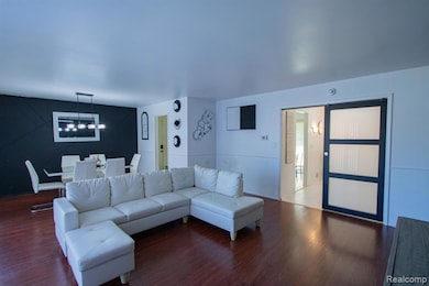 38684 Meadowlawn St, Wayne, MI 48184 - photo 2