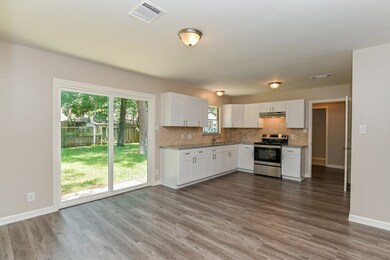 10539 Hollyglen Dr, Houston, TX 77016 - photo 2