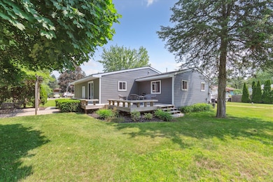 36-4776-Joan-Ln-Pinckney-MI-48169-Window