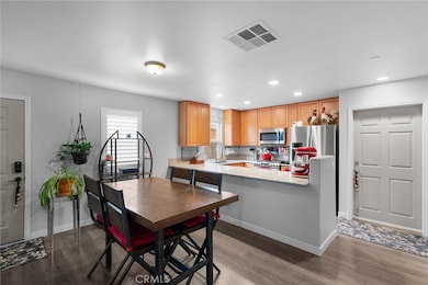 26146 Gravett Place, Santa Clarita, CA 91350 - photo 7