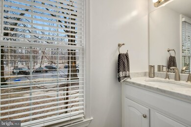 3734 Angelton Ct, Burtonsville, MD 20866 - photo 5