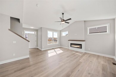 1425 Locust St, Waukee, IA 50263 - photo 4