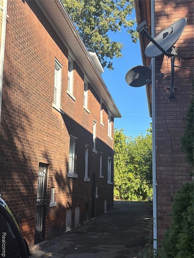 3008 Cortland St, Detroit, MI 48206 - photo 2