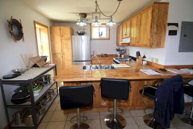 Kitchen breakfast area