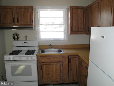 1816 Summit Ave, Halethorpe, MD 21227 - photo 5