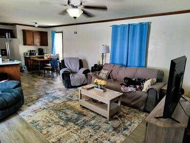 3208 W 47th Place, Davenport, IA 52806 - photo 4