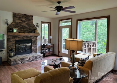 222 Creekside Way unit D-101, Burnsville, NC 28714 - photo 4