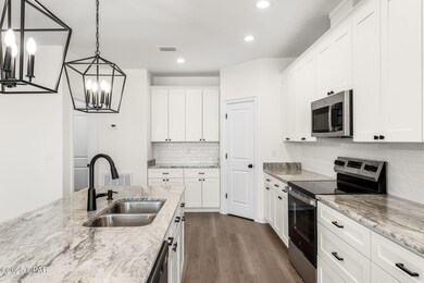 8-web-or-mls-9019 Laird St -08