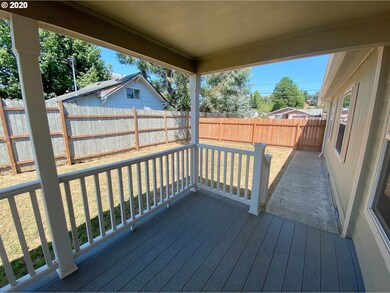 1312 Maryland Ave, Myrtle Point, OR 97458 - photo 6