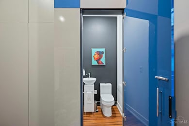 221 Kemp Aly, Cincinnati, OH 45202 - photo 6