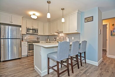 73 Walnut St unit 4, Newtonville, MA 02460 - photo 4